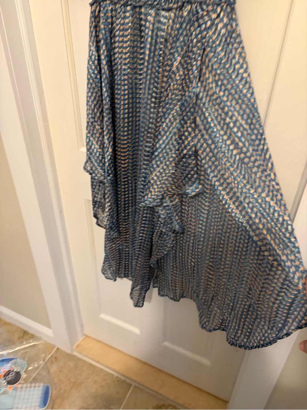 BCBGMaxAzria Blue Patterned High-Low Ruffle Midi Dress - Picture 3 of 4